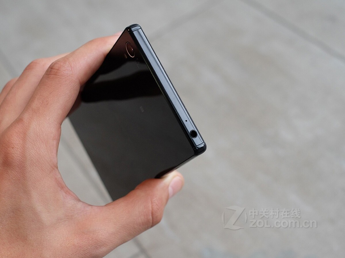 中古品　SONY Xperia SO03H docomo 中古品 SONY Xperia SO03H docomo Sony Xperia Z5 Premium