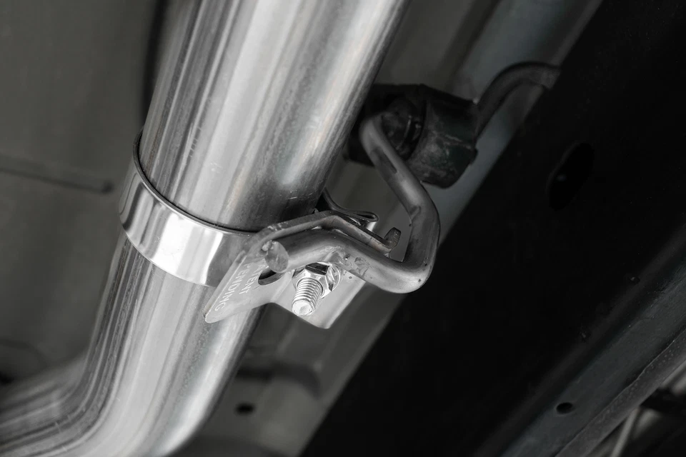 Sistema de escape MBRP Armor Pro Cat-Back 15-20 Suburban Tahoe Yukon / XL 5,3 L 6,2 L Foto 3 de 4