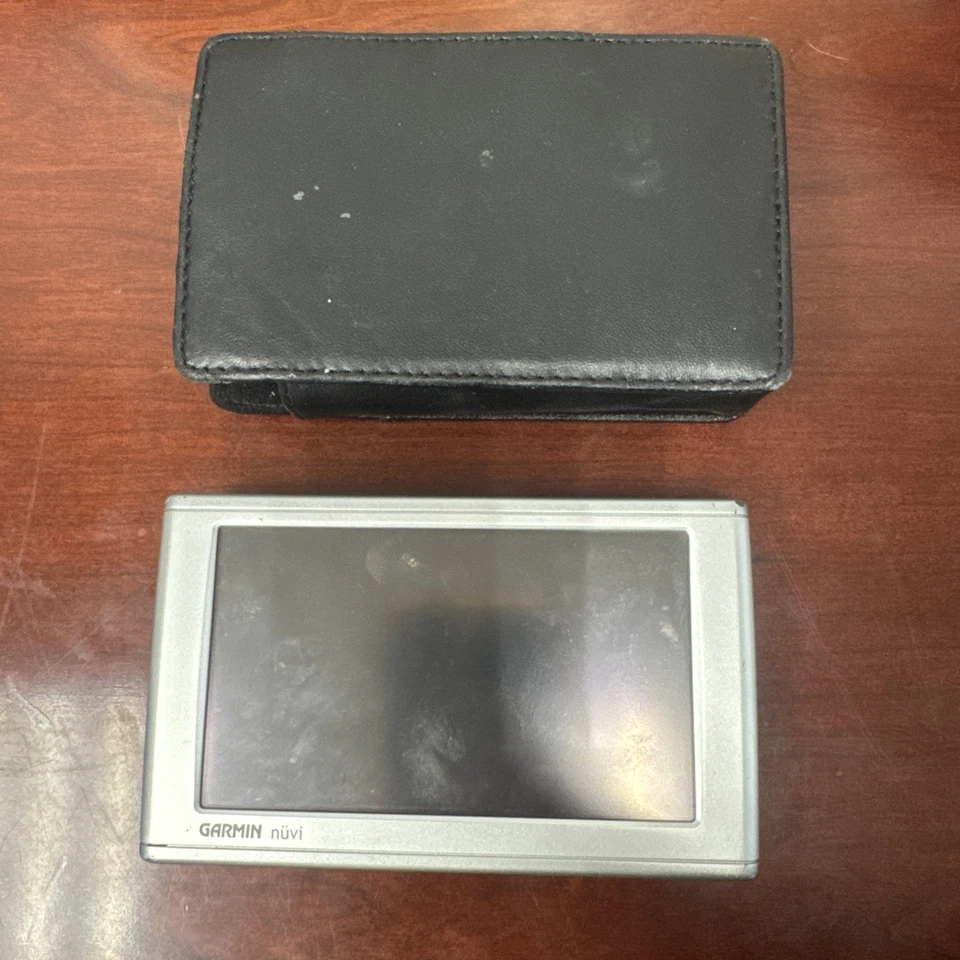 Garmin Nuvi 660 NA Bluetooth GPS Navigation Personal Travel Assistant - Image 2 of 4