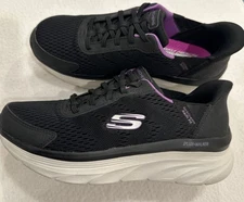 Skechers Swift Fit D’Lux Walker Black Women’s 7.5 EUC