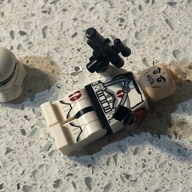 Lego Star Wars Minifigure BARC Clone Trooper w/ Blaster 75037 Red!