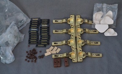 8x verdeckte Tassenscharniere mattgoldfarben + andere Beschläge