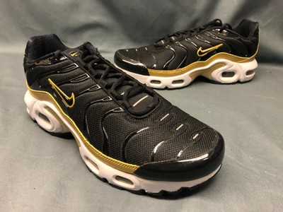nike air max plus black metallic gold