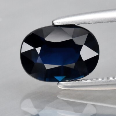 1,07 kt 7 x 5,2 mm VS ovaler unbeheizter mittelblauer Saphir Edelstein, Afrika