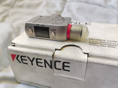 KEYENCE LR-ZB240CB Self-contained CMOS Distance-Based Laser Sensor