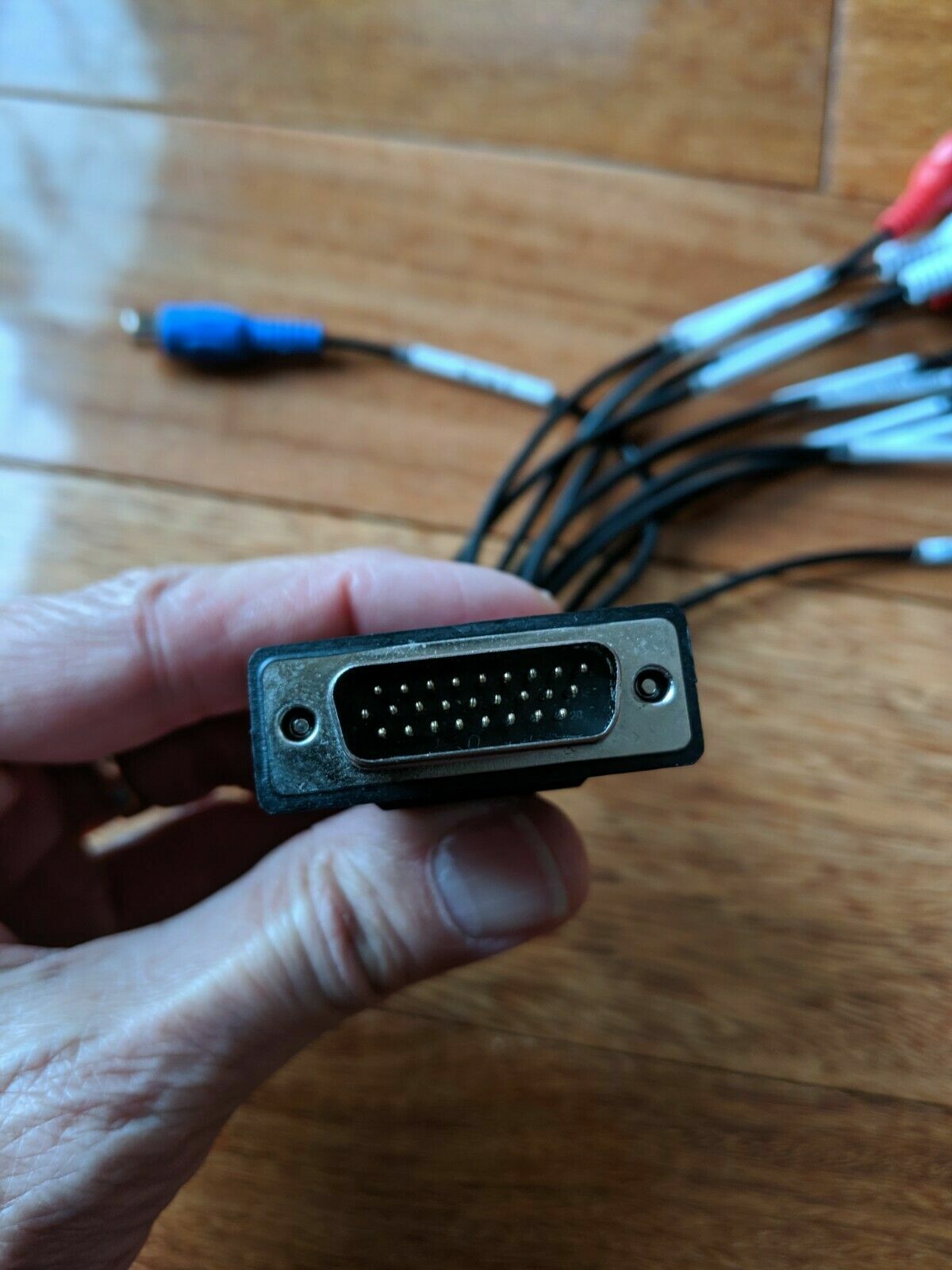 как выглядит 88010117-000 Amphenol Blackmagic Design Intensity Pro PCIE Breakout Cable фото