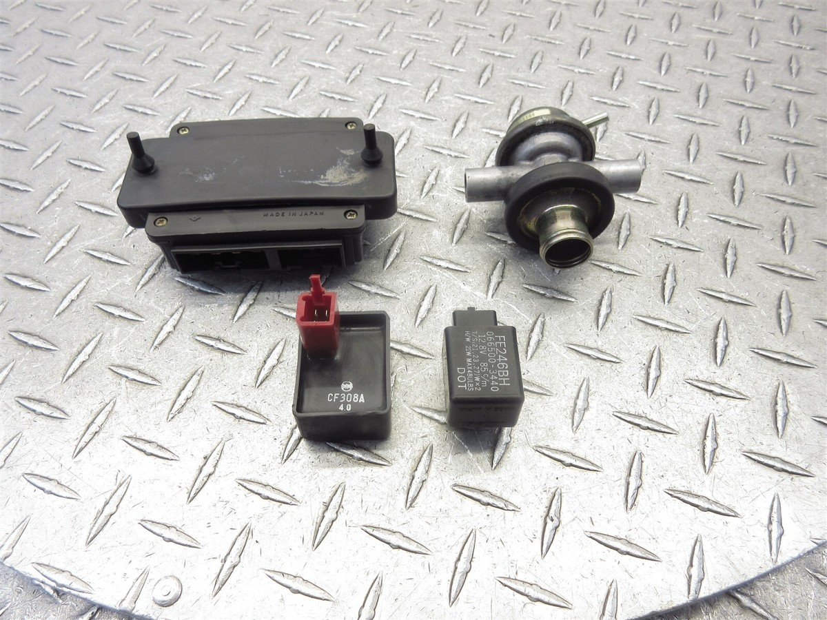 ひーこ 1995 95-97 Kawasaki GPZ1100 ZX1100 Fuse Junction Relay Box