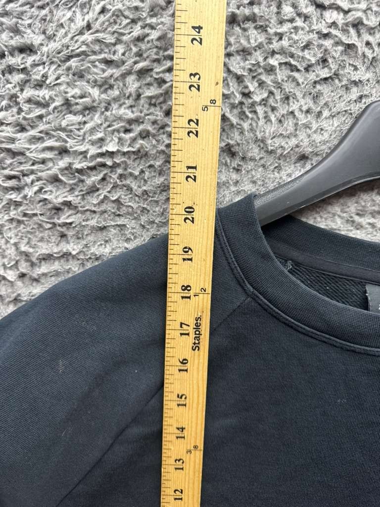 Nike Versa Embossed Cropped Pullover Training Swe… - image 9