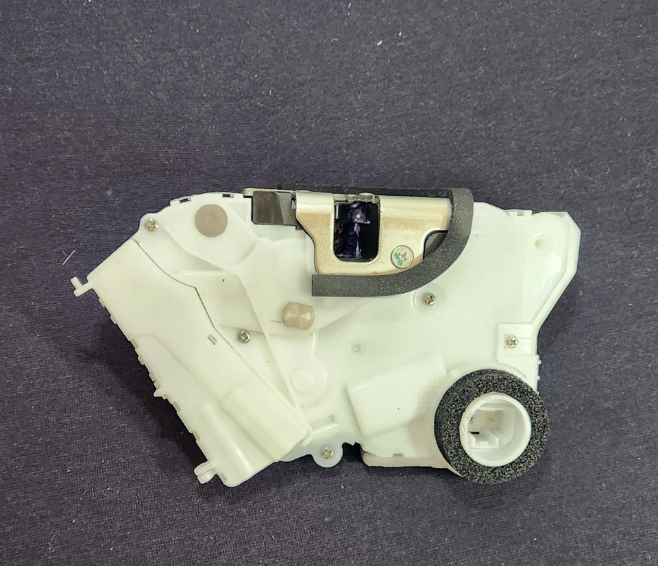 Conjunto de cerradura de puerta original Toyota 69040-47060 Foto 2 de 4