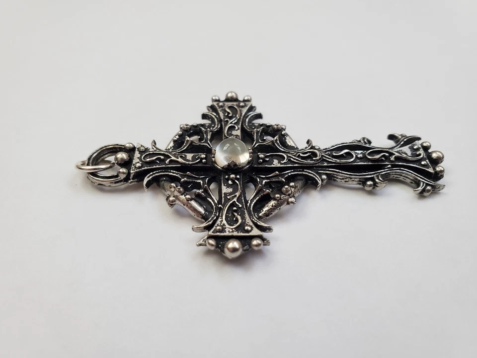 ¡COLGANTE CRUZ CELTA GÓTICA PELTRE GRANDE CON PIEDRA LUNAR BLANCA! Foto 3 de 4