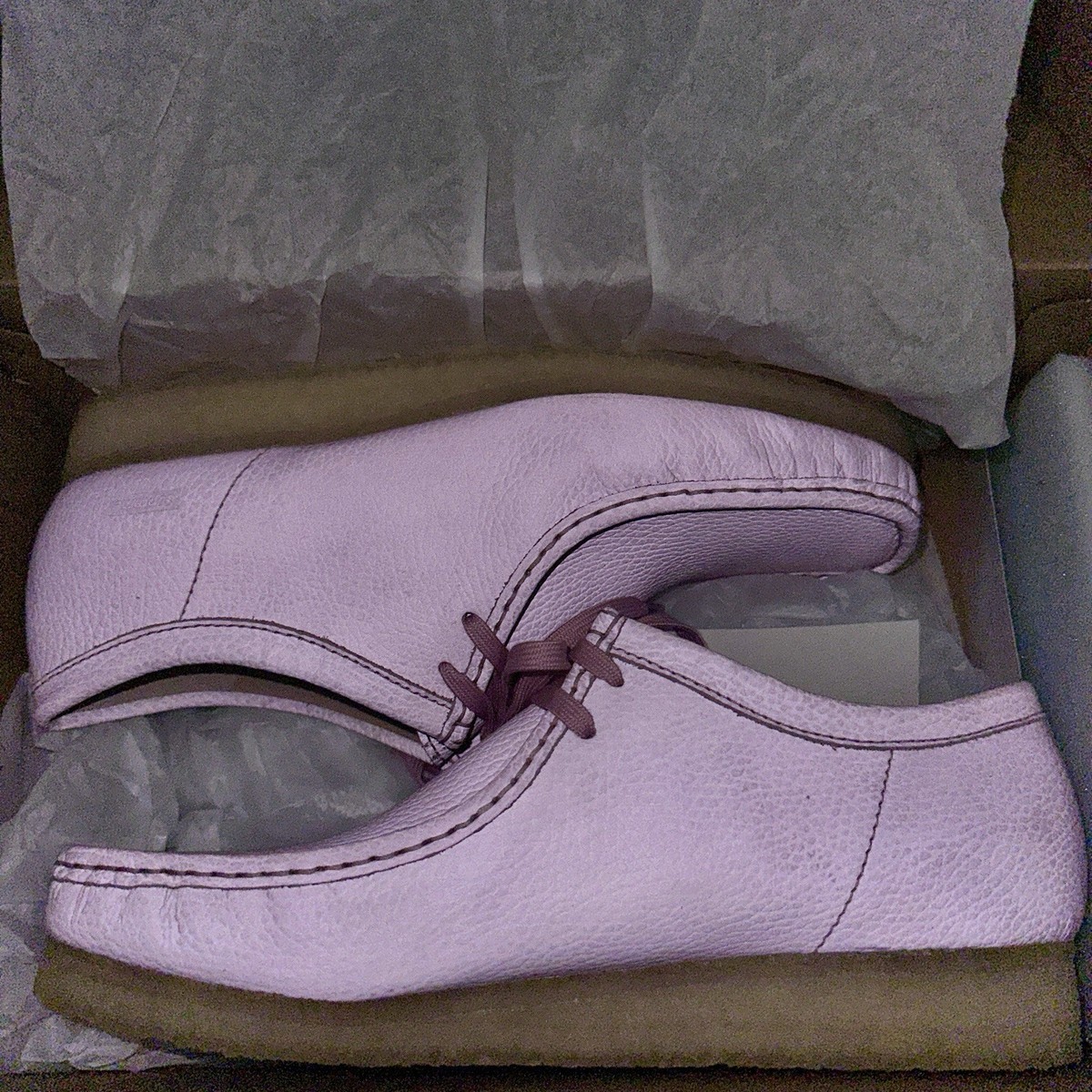 靴 Supreme Clarks Reflective Wallabee Pink Supreme Clarks Originals Reflective Wallabee (SS25) - $198