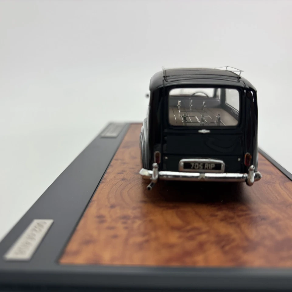 Matrix 1/43 Rolls-Royce HEARSE R-R Sc Standard Wheelbase Chassis Resin Car Model - Image 4 of 4