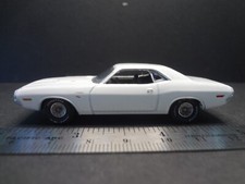 Auto World 1970 Dodge Challenger R/T white - Loose 1:64
