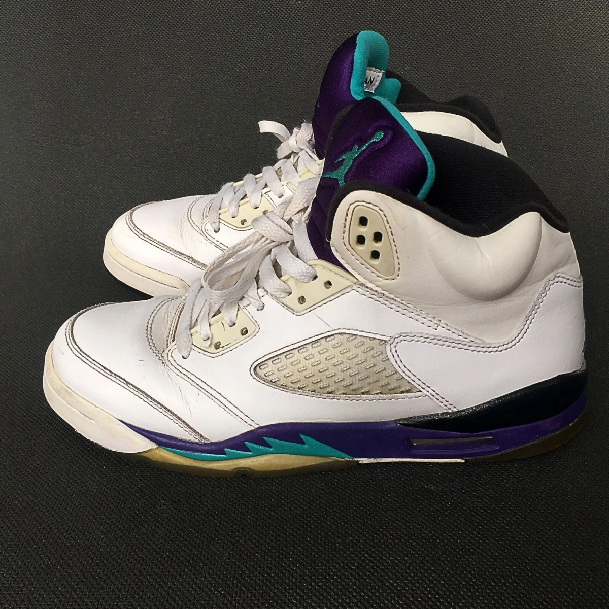 Nike Air Jordan Retro 5 White Grape Boys Size 6.5y (440888-108)