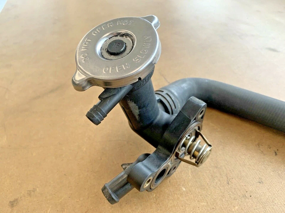 Mini Cooper 2002-2008 1,6 L base termostato carcasa con manguera 04777858ab OEM Foto 3 de 4