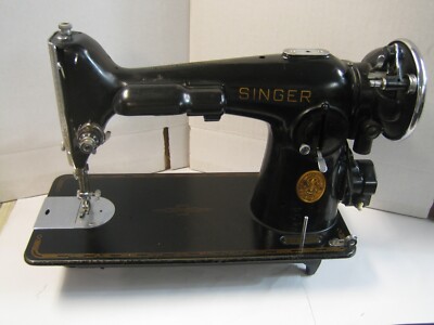 シンガーSINGER トイミシン1851-1951モデルピンクスプール付き シンガーSINGER トイミシン1851-1951モデルピンクスプール付き