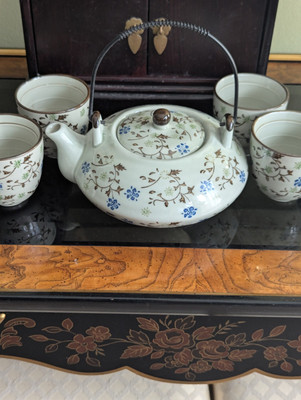 PIER IMPORTS Tomoko Tea Set Blue Floral Pot & Cups Hand Painted Dishwasher Safe