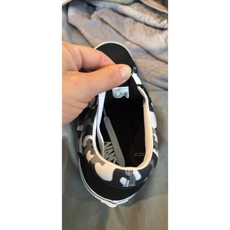 Vans Old Skool Camo Black White Grey Suede Canvas Skate Shoes Kids Size 5.0 - Image 3 of 3