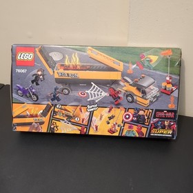 LEGO 76067 Marvel Super Heroes Tanker Truck Takedown w/ Hawkeye Vision MIB NEW