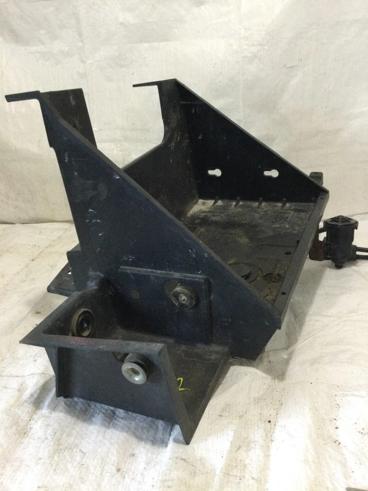 2002-2005 2003 Dodge Ram 1500 2500 3500 Soporte de bandeja de batería OEM 55275831AA Foto 3 de 4