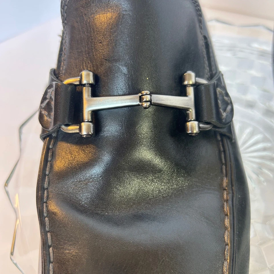 Mocasines de vestir Kenneth Cole de cuero negro con detalle de hebilla plateada - Para hombre Foto 2 de 3