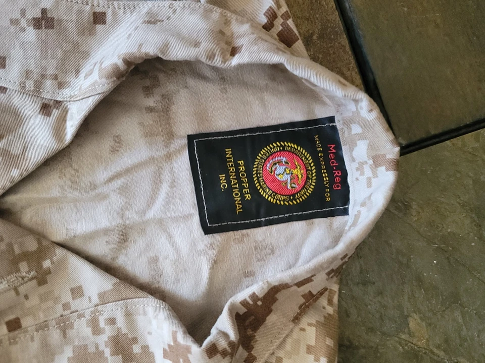 全新 USMC MARPAT 数字沙漠 Cammie 套装,Med Reg,顶部和底部 — 第 4/4 张图片
