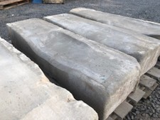 Historische Steintreppen aus grauem Sandstein, 1810 Jahr