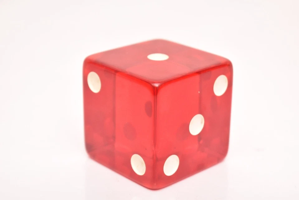 ¿Baquelita Jumbo grande vintage roja profunda cereza? Dados translúcidos 2" Foto 3 de 4