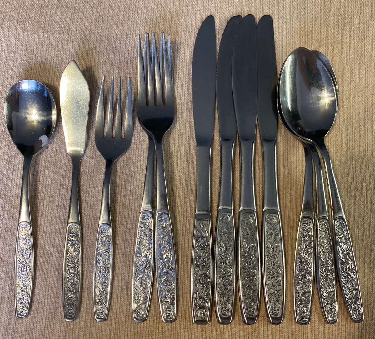 Silverware Flowers 3x AESTHETIC MOVEMENT JAM / BERRY SPOONS ANTIQUE