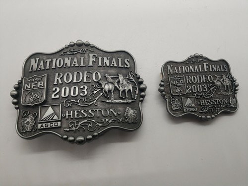 2 Montana Silversmiths 2003 Hesston Wrangler National Finals Rodeo Belt Buckle - 第 1/3 張圖片