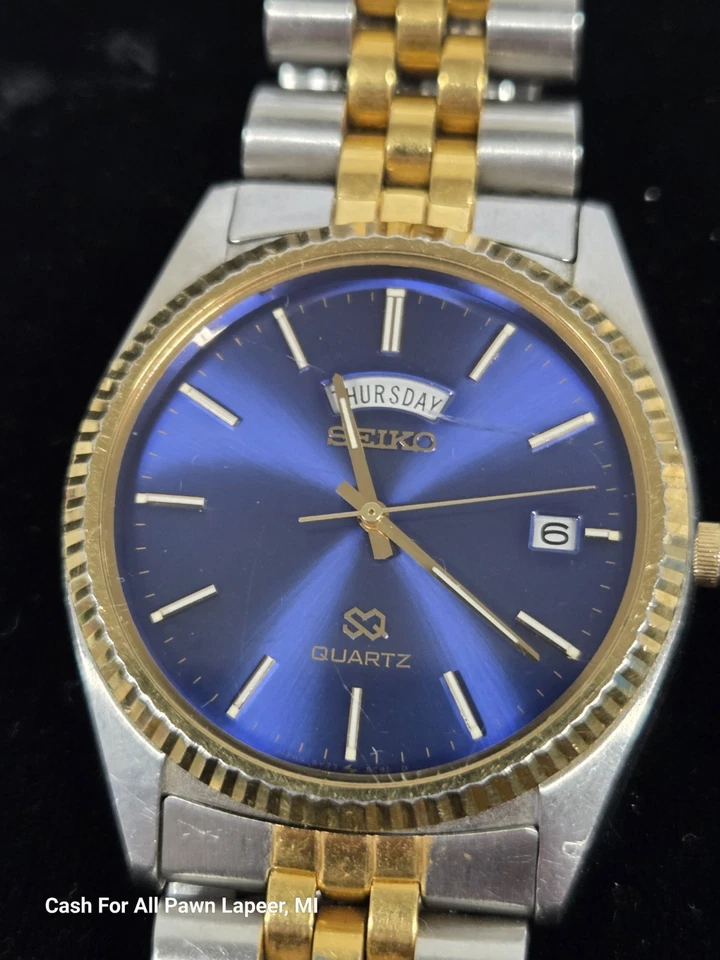 Reloj Seiko SQ 37mm Hombre Esfera Azul Tono Dorado Día Fecha Redondo 5y23-8a69 funciona bien Foto 2 de 4