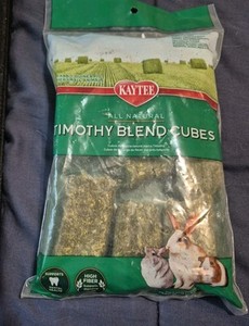 Kaytee Timothy Hay Blend Cubes for Pet Rabbits, Guinea 16 Fl Oz (Pack of 1) 