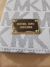 Michael Kors IPhone  4/4s 5/5s and 6/6s  Wristlet Off White