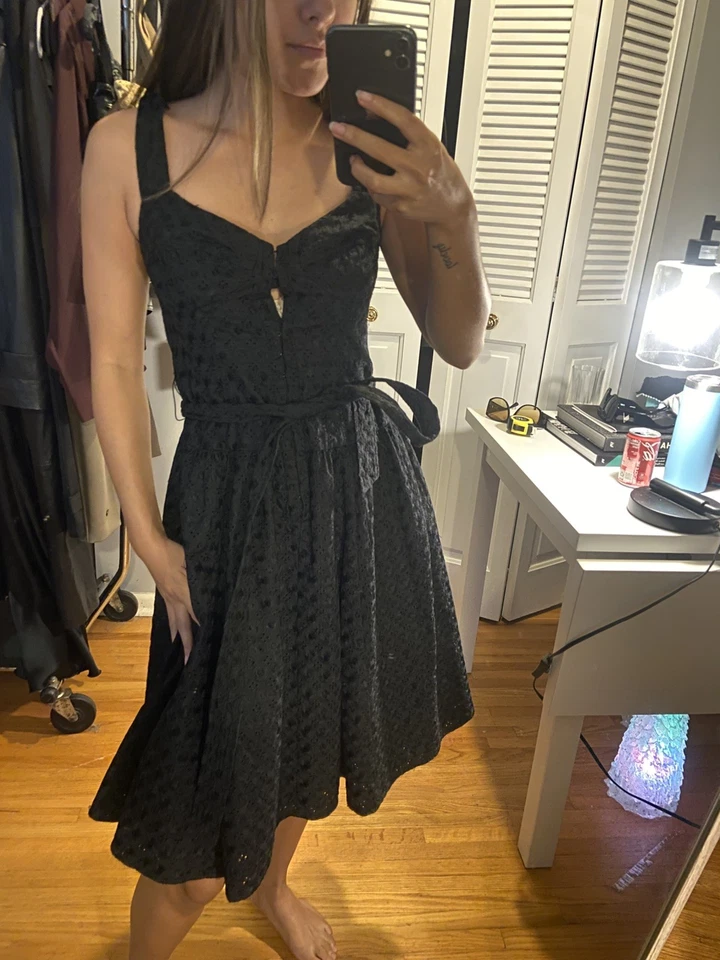 Vestido midi con corsé ojales negro Nanette Lepore talla 4 Foto 2 de 4