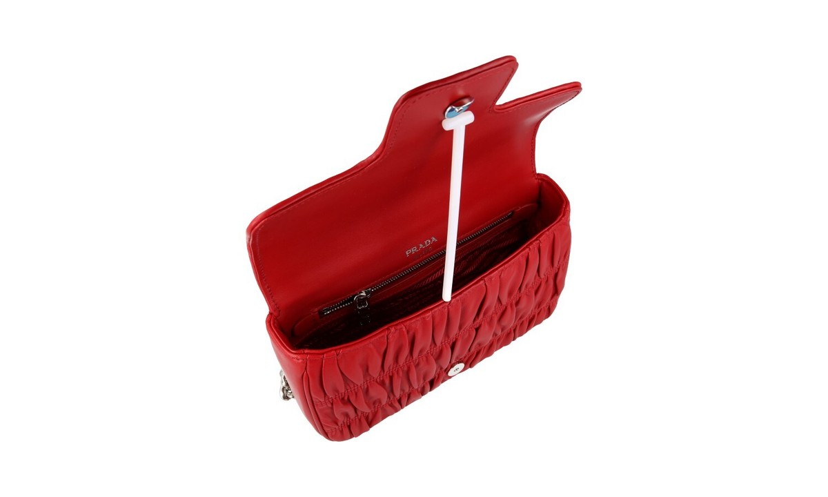 PRADA GAUFRE SHOULDER BAG HANDBAG 1BD140 RED LEATHER NEW | eBay PRADA GAUFRE SHOULDER BAG HANDBAG 1BD140 RED LEATHER NEW | eBay