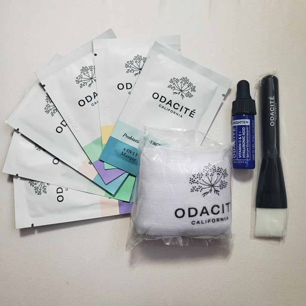 ODACITE BRIGHTENING SERUM NEW VITAMIN C & E+HYALURONIC ACID Plus MORE in Pouch