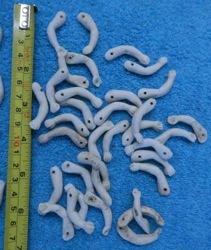 lot of 50 bisque doll legs , unpainted - Picture 3 of 3