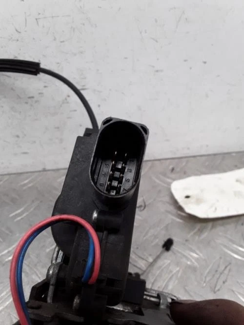 Cerradura delantera izquierda VOLKSWAGEN LUPO 6X1837013H - Imagen 4 de 4