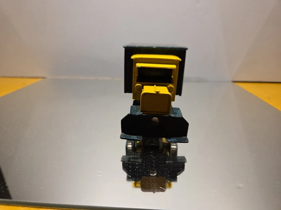 O-Gauge - David O King - Diecast REA Truck - Powered Runs 15 Volts - Image 4 of 4