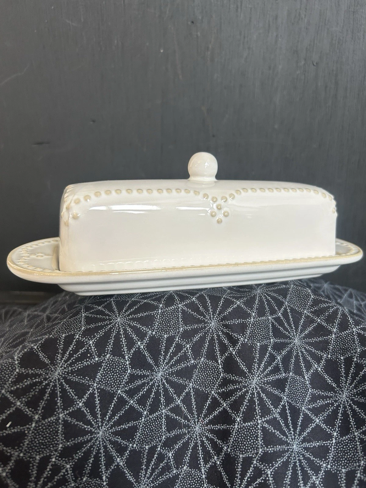 Fontilla Cream 1/4 Lb Covered Butter Dish With Lid By Food Network