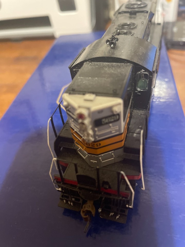 Athearn Genesis G62615 Southern Pacific Black Widow GP9 5629 DCC ...