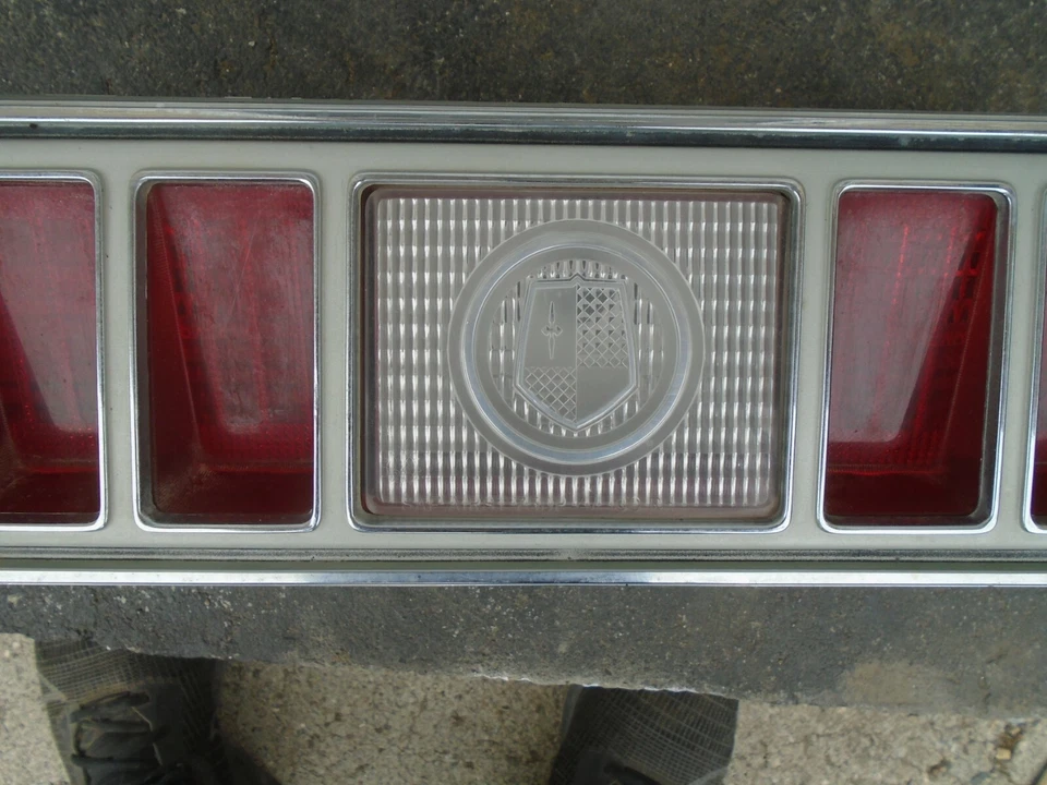 74 75 76 77 DODGE ROYAL MONACO BROUGHAM RIGHT TAIL LIGHT NICE - Image 3 of 4