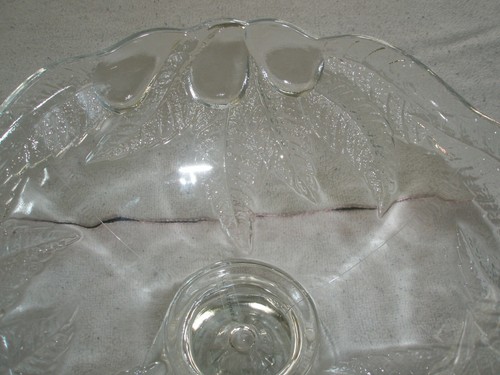PEDESTAL clear glass FRUIT BOWL 5 1/4" tall - Picture 4 of 10