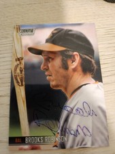 BROOKS ROBINSON  SIGNED CARD AUTOGRAPHED ORIOLES