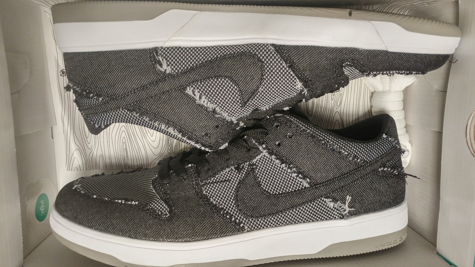 Medicom x SB Dunk Low Elite Bearbrick BE@RBRICK SIZE 9 Medicom x SB Dunk Low Elite Bearbrick BE@RBRICK SIZE 9