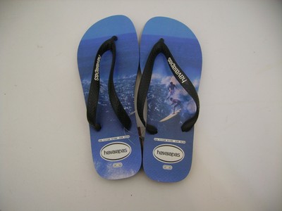 blue and black havaianas