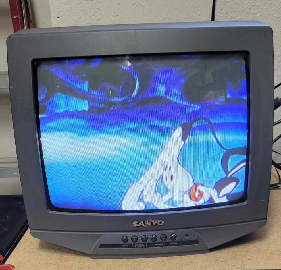 Sanyo DS13390 13.5 Inch Retro Gaming CRT TV-No Remote-Tested/Works