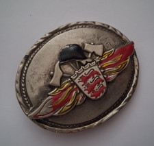 Feuerwehr Metall-Abzeichen oval Koppelschloss-Emblem Helm Flammen silber/rot
