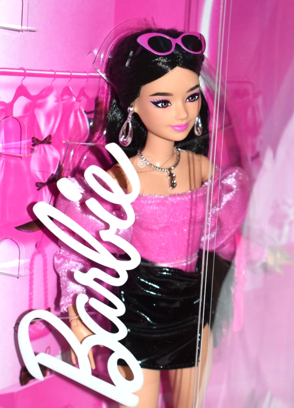 NEW & NRFB! MATTEL 2026 BARBIE DELUXE STYLE #13 DOLL IN PINK BARBIECORE #JJN76