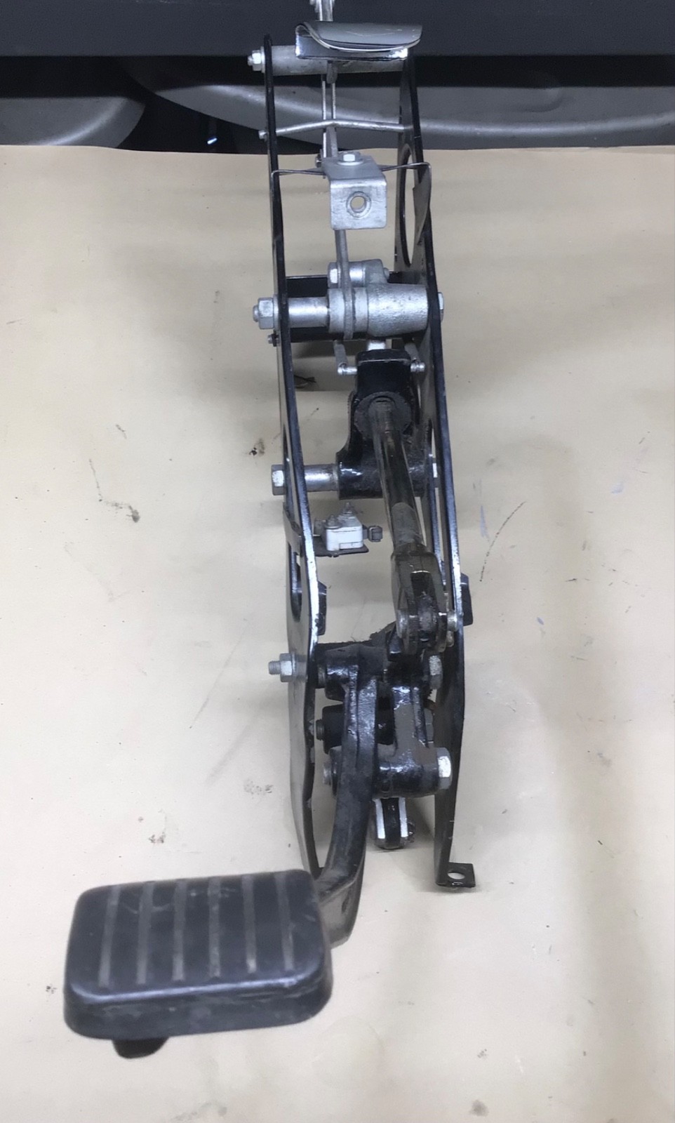 1966 - 1980 Rolls Royce Silver Shadow Wraith II Emergency Brake Release Assembly